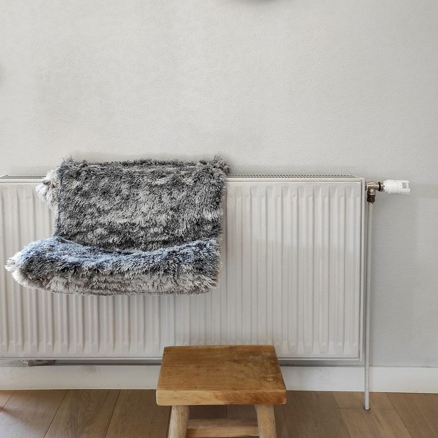 Hamac radiateur poilu noir