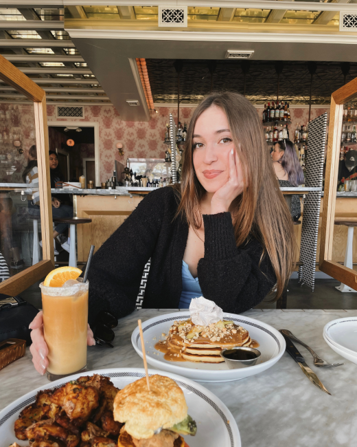 Mia Wolgast (24), lives in San Diego/California and has pursued a Bachelor’s Degree in Food Science. She's been blogging since 2020.